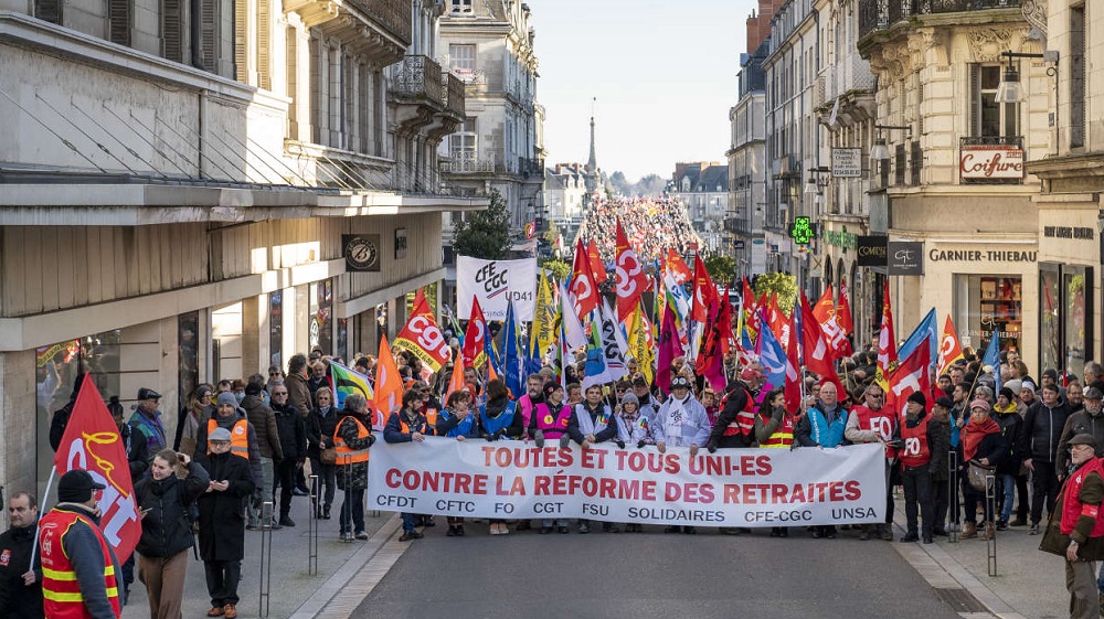 Francezet vijojne protestat kunder reformes se pensioneve